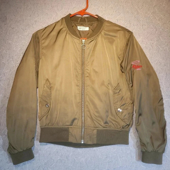 H&M Olive Green "La Vie Est Magique" Girl's Bomber Jacket Size US 10-11Y - Picture 2 of 16